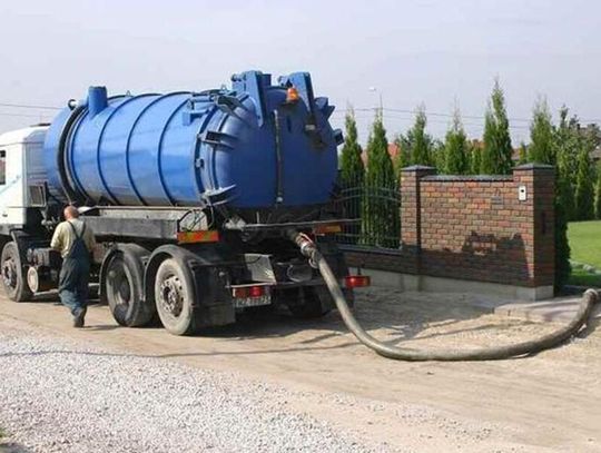 Droższy wywóz nieczystości na Białołęce? Mieszkańcy alarmują, miasto reaguje