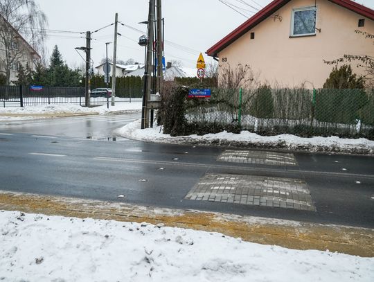 Progi zwalniające na Mehoffera. Dziewięć przejść zyskało dodatkową ochronę