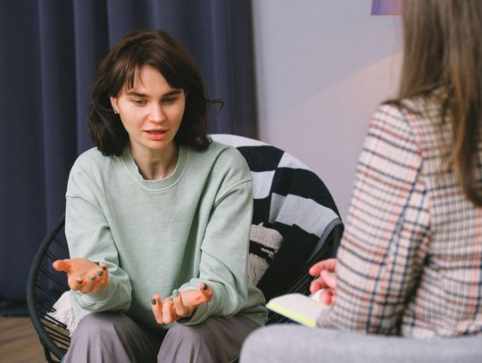 Psychoterapia w Warszawie na Żoliborzu - dlaczego regularność i relacja mają znaczenie w procesie zmiany?
