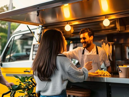 Street food wraca na Białołękę! 3 dni smaków, muzyki i atrakcji w Parku Picassa Street food wraca na Białołękę! 3 dni smaków, muzyki i atrakcji w Parku Picassa