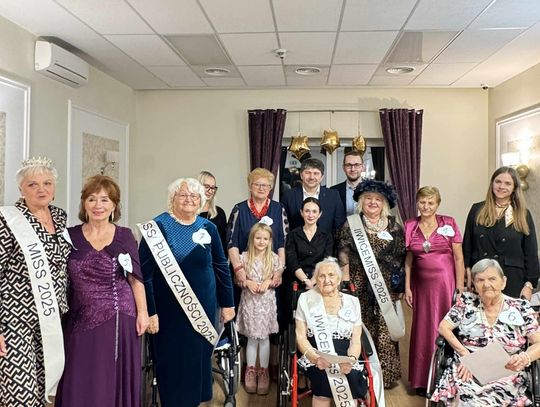 Wybory Miss Seniorek Białołęki 2025 – elegancja, uśmiech i energia