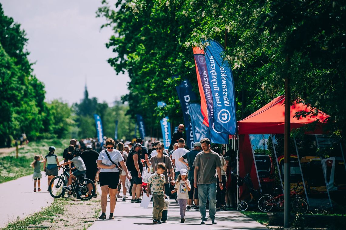 Park Żerański tętnił życiem. Rodzinny piknik pełen atrakcji i aktywności Park Żerański tętnił życiem. Rodzinny piknik pełen atrakcji i aktywności