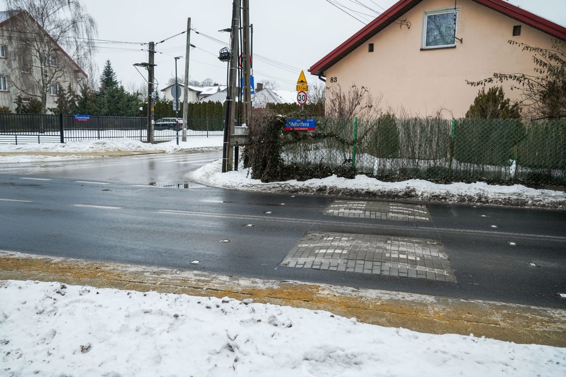 Progi zwalniające na Mehoffera. Dziewięć przejść zyskało dodatkową ochronę