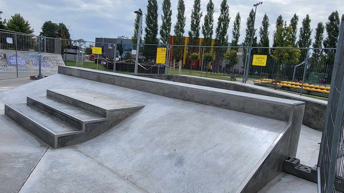 Skatepark w Parku Magiczna z nowym urządzeniem