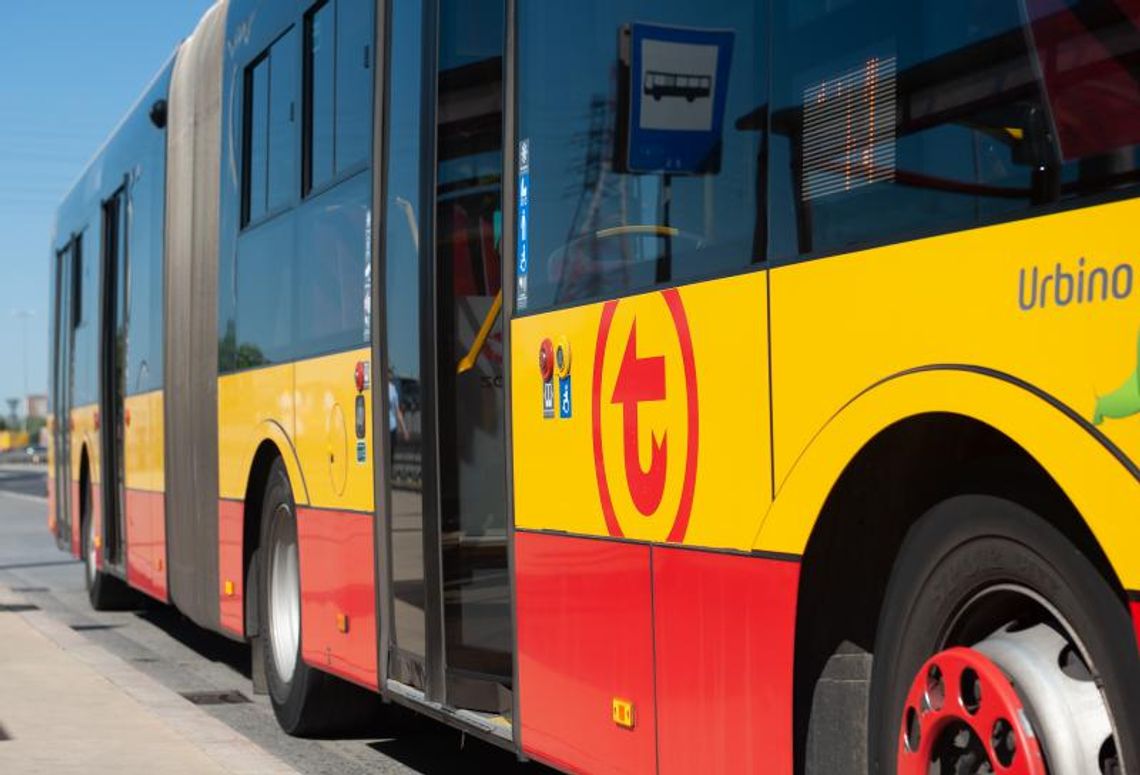 Warszawa szykuje się na Wszystkich Świętych. Zmiany w komunikacji miejskiej
