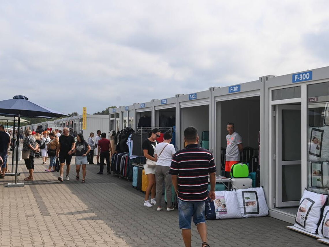 Tak obecnie wygląda Tymczasowe Miasteczko Handlowe Marywilska 44